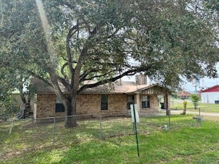202 E Houston St Property Photo