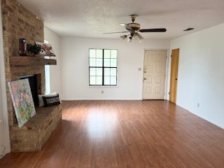 202 E Houston St Property Photo 3