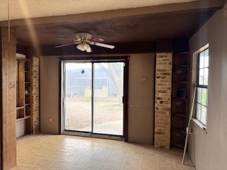 202 E Houston St Property Photo 7