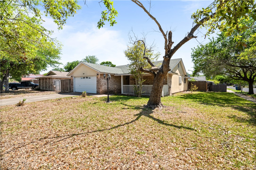 3101 Sylvan Crest Dr Property Photo 2