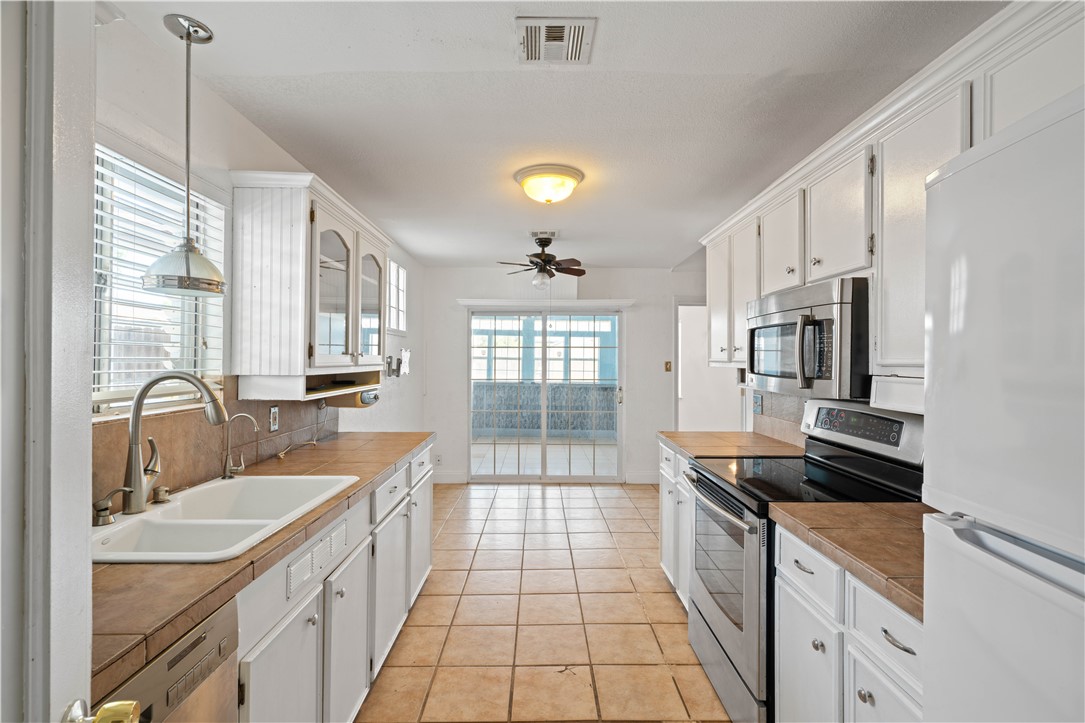 3101 Sylvan Crest Dr Property Photo 4