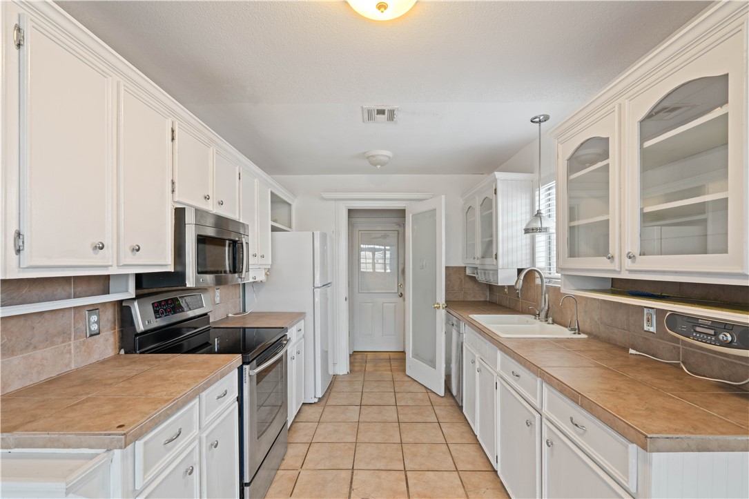 3101 Sylvan Crest Dr Property Photo 6