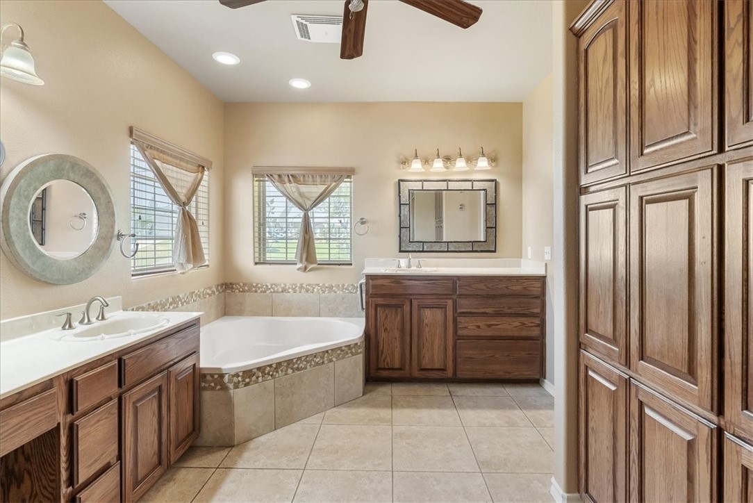 9129 County Road 2226 Property Photo 11
