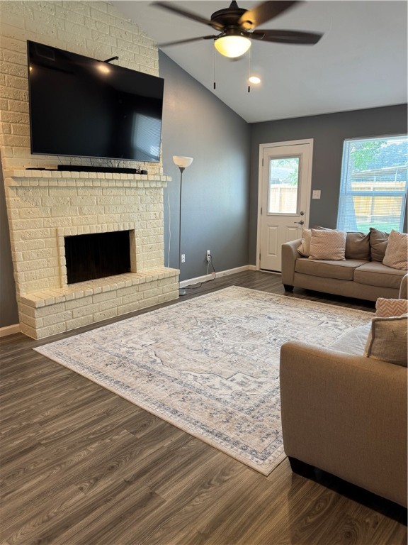 10514 Hemlock Property Photo 3