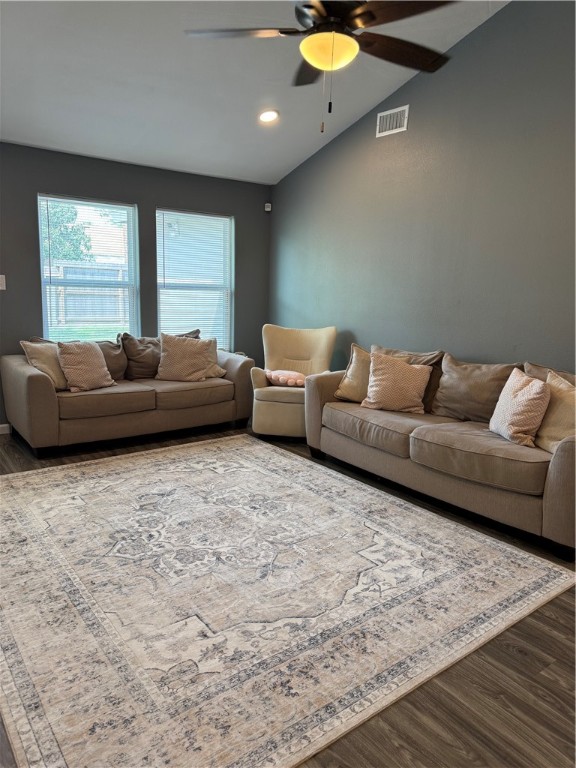 10514 Hemlock Property Photo 5