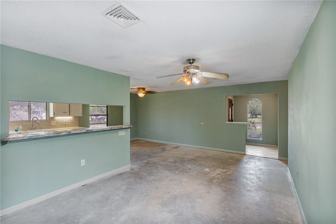 8301 Baylark Dr Property Photo 5