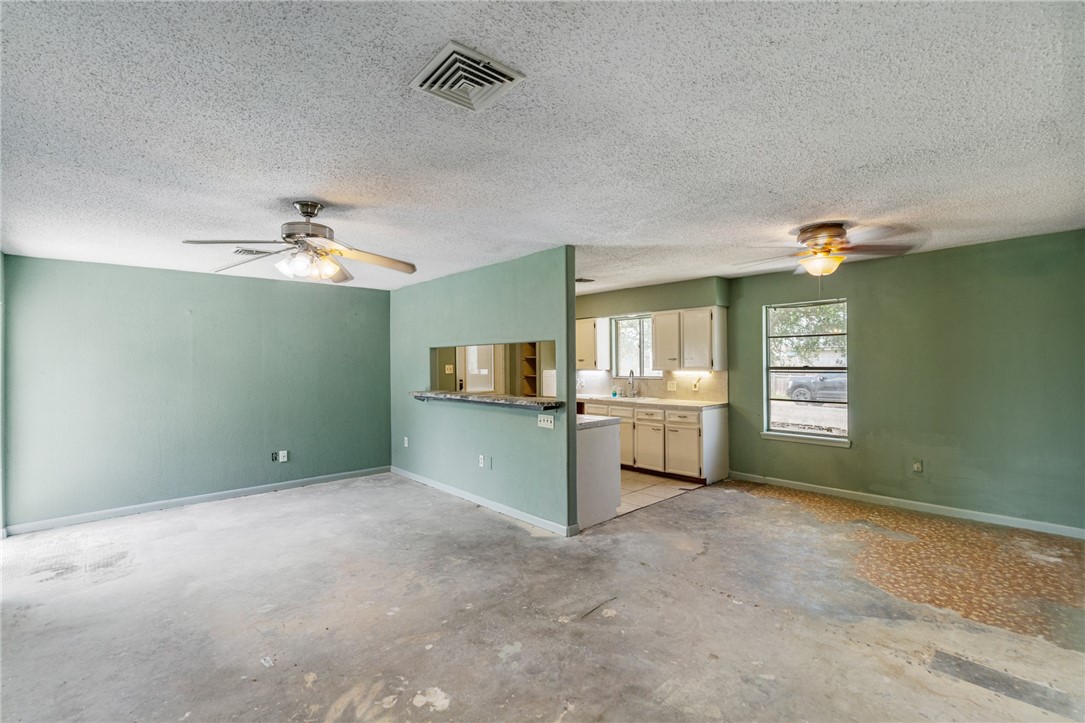8301 Baylark Dr Property Photo 6