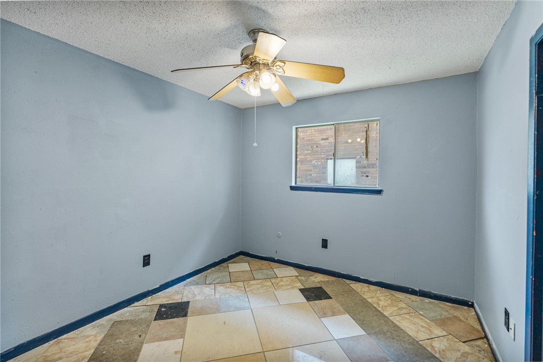 8301 Baylark Dr Property Photo 8