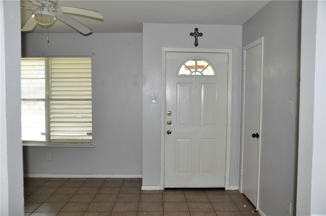 6325 Erskine Dr Property Photo 2
