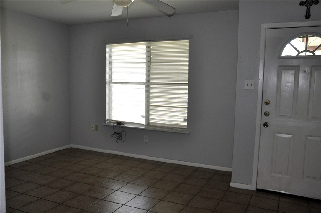 6325 Erskine Dr Property Photo 4