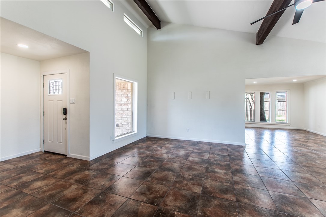6310 Wimbledon Circle Property Photo 7