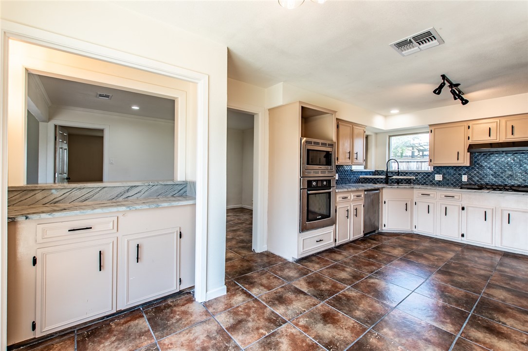 6310 Wimbledon Circle Property Photo 16
