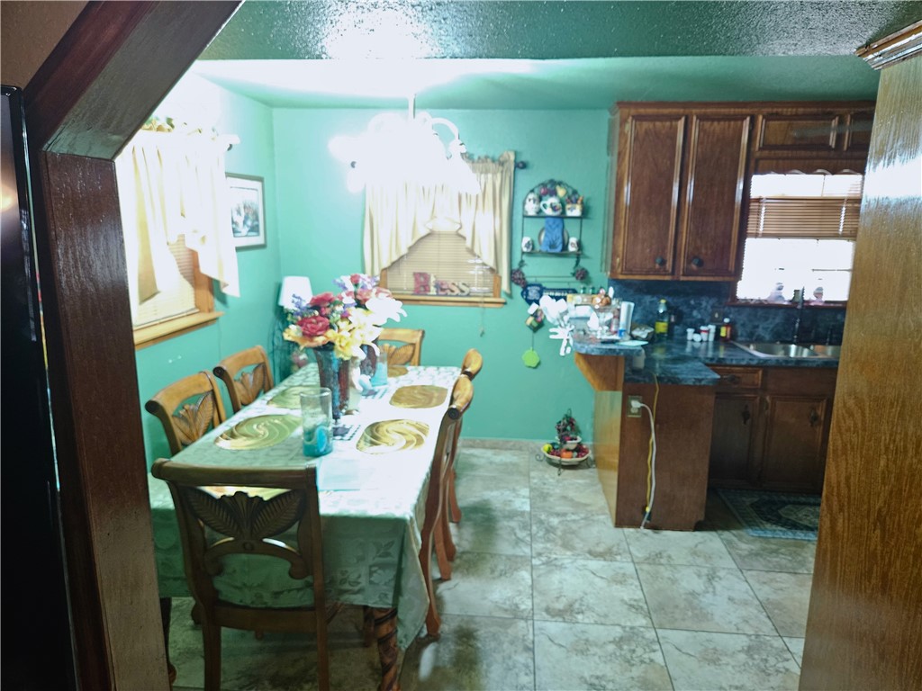 612 E Avenue E Property Photo 4
