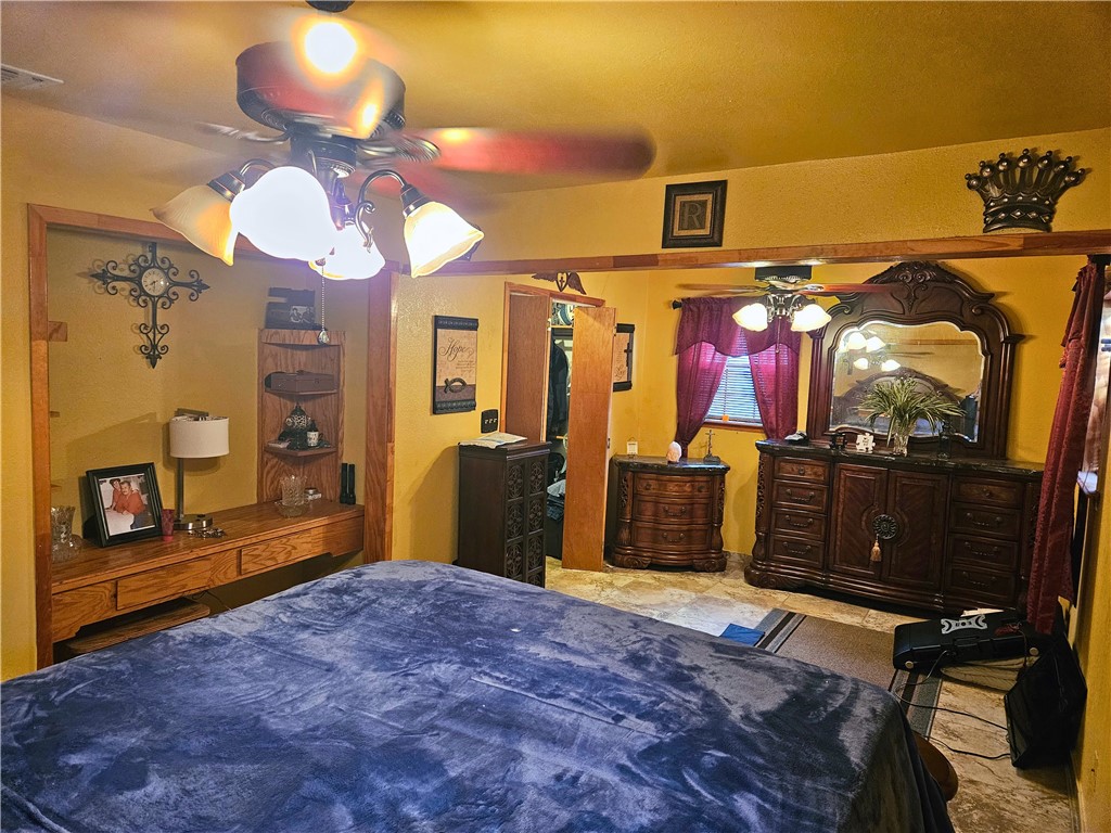 612 E Avenue E Property Photo 8