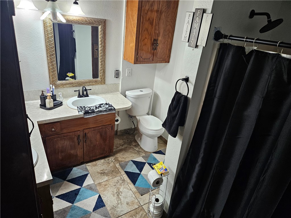 612 E Avenue E Property Photo 10