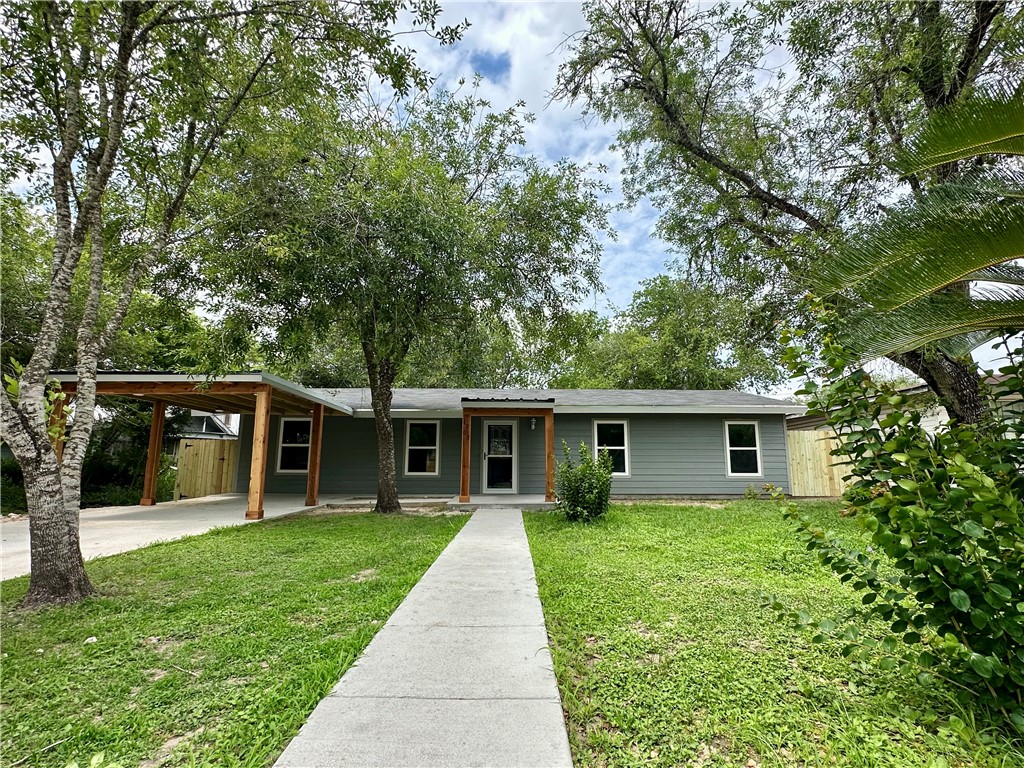 1203 E Hutchinson St Property Photo