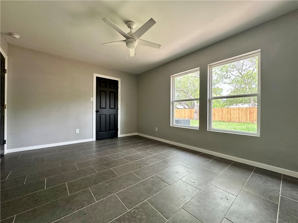 1203 E Hutchinson St Property Photo 15