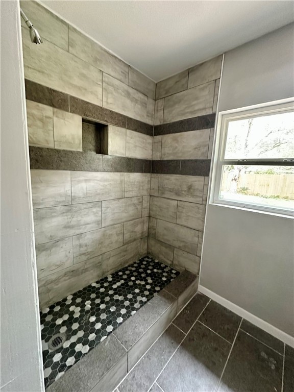 1203 E Hutchinson St Property Photo 24