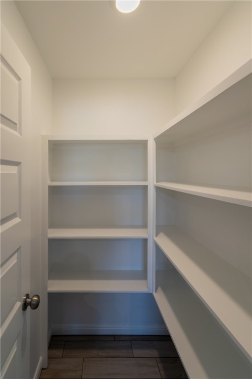 1047 N King St Property Photo 10