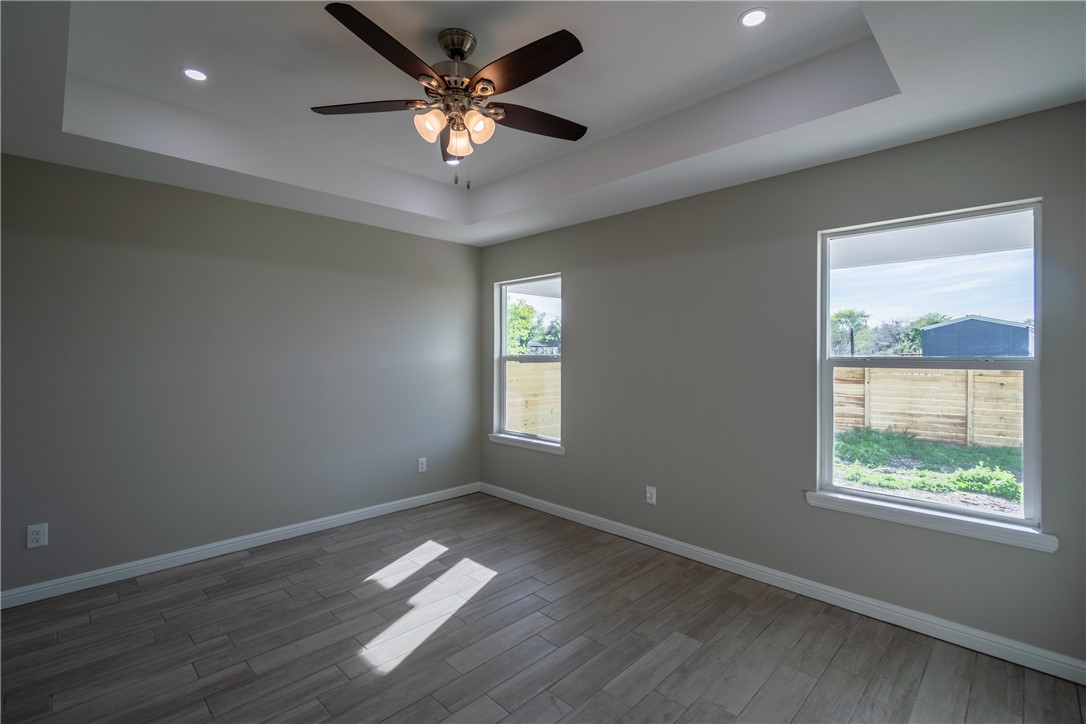 1047 N King St Property Photo 11