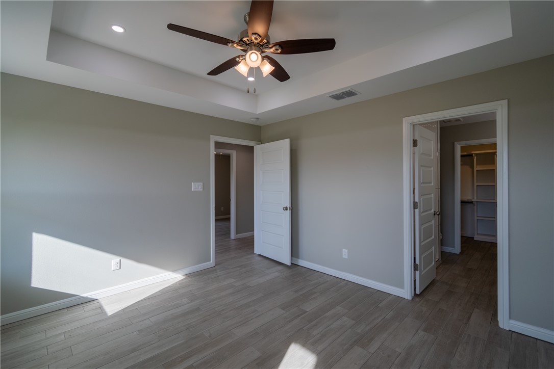1047 N King St Property Photo 12