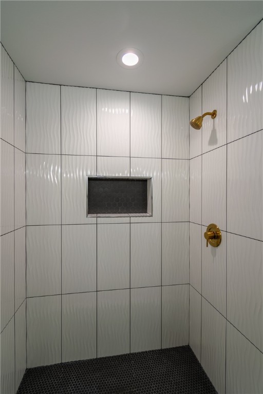 1047 N King St Property Photo 15