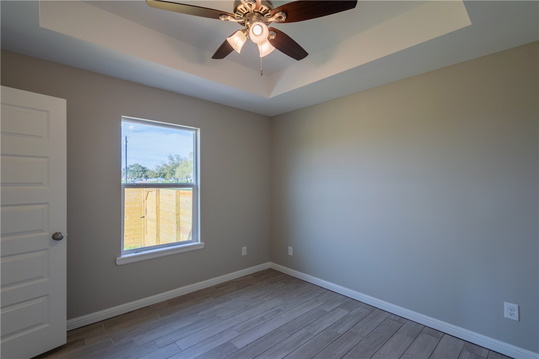 1047 N King St Property Photo 17