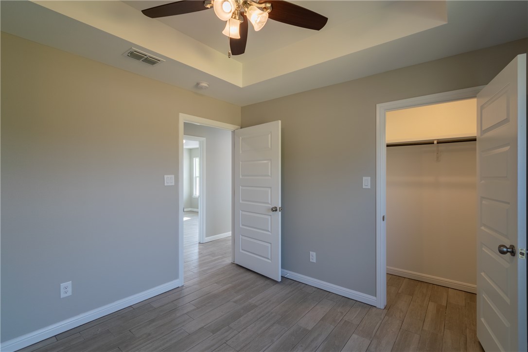 1047 N King St Property Photo 18