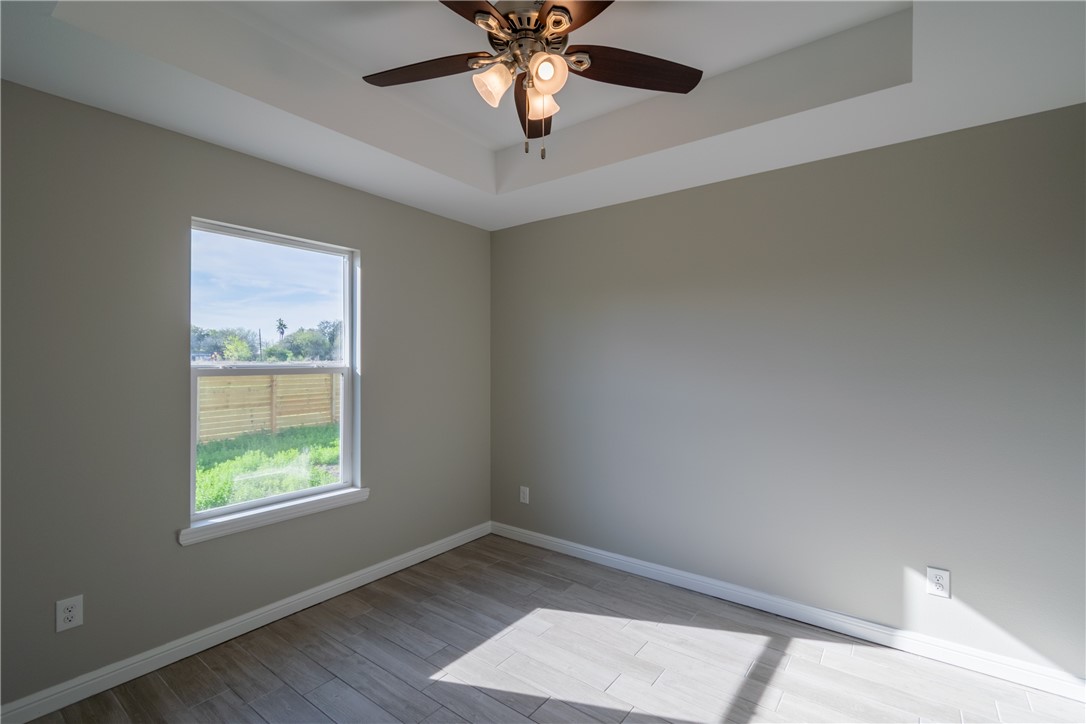 1047 N King St Property Photo 19