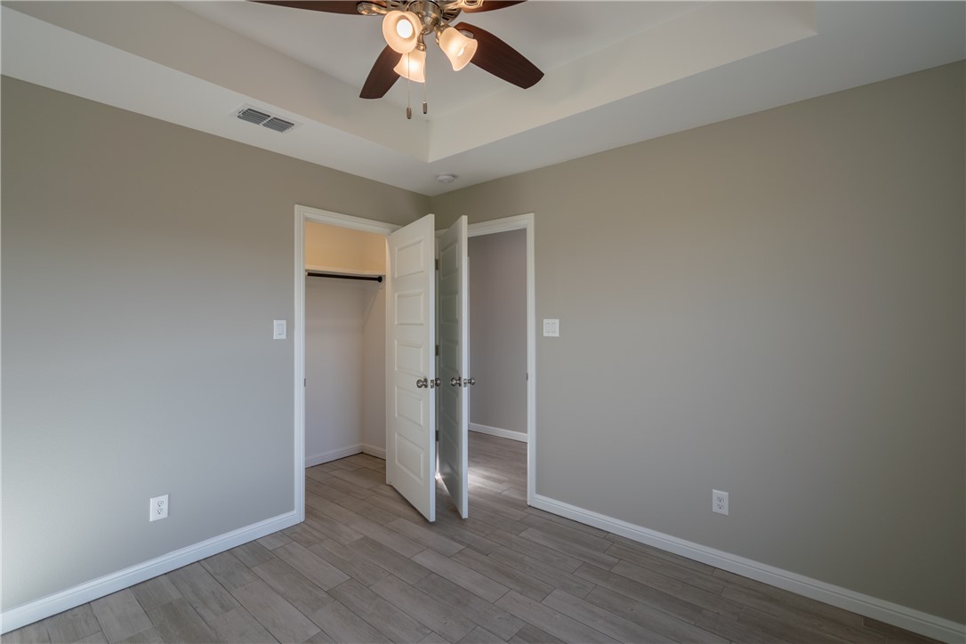 1047 N King St Property Photo 20