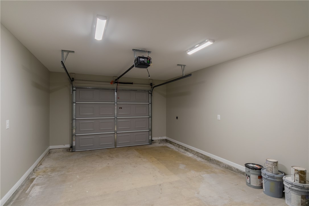 1047 N King St Property Photo 23