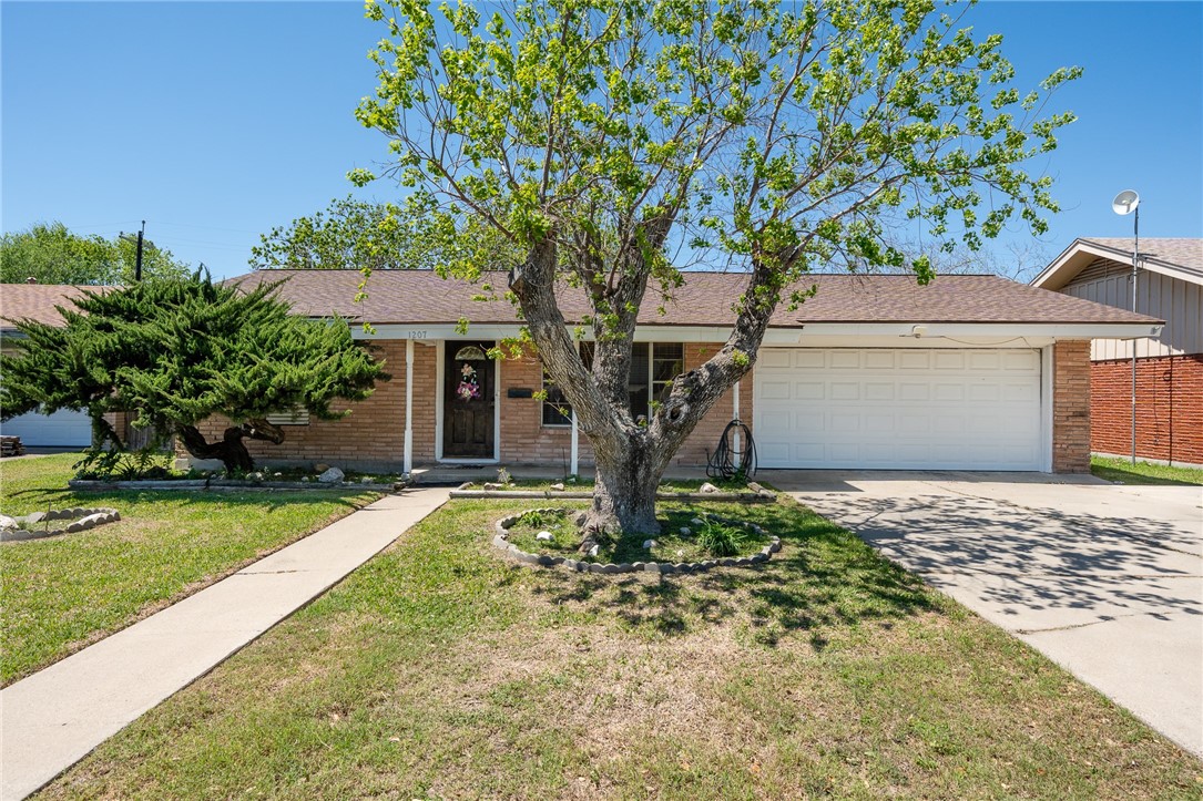 1207 Dallas St Property Photo