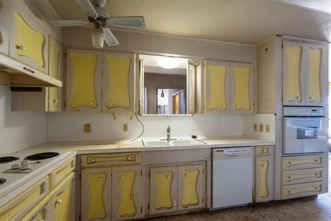 3445 Floyd St Property Photo 10