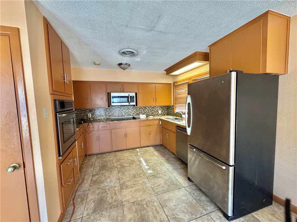 614 Dolphin Pl Property Photo 2