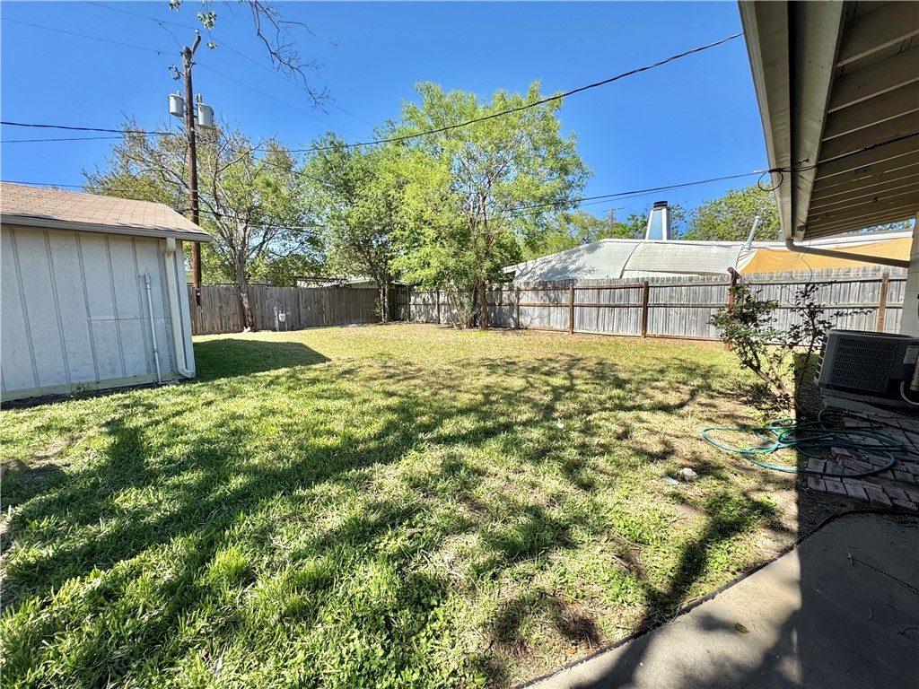 614 Dolphin Pl Property Photo 7