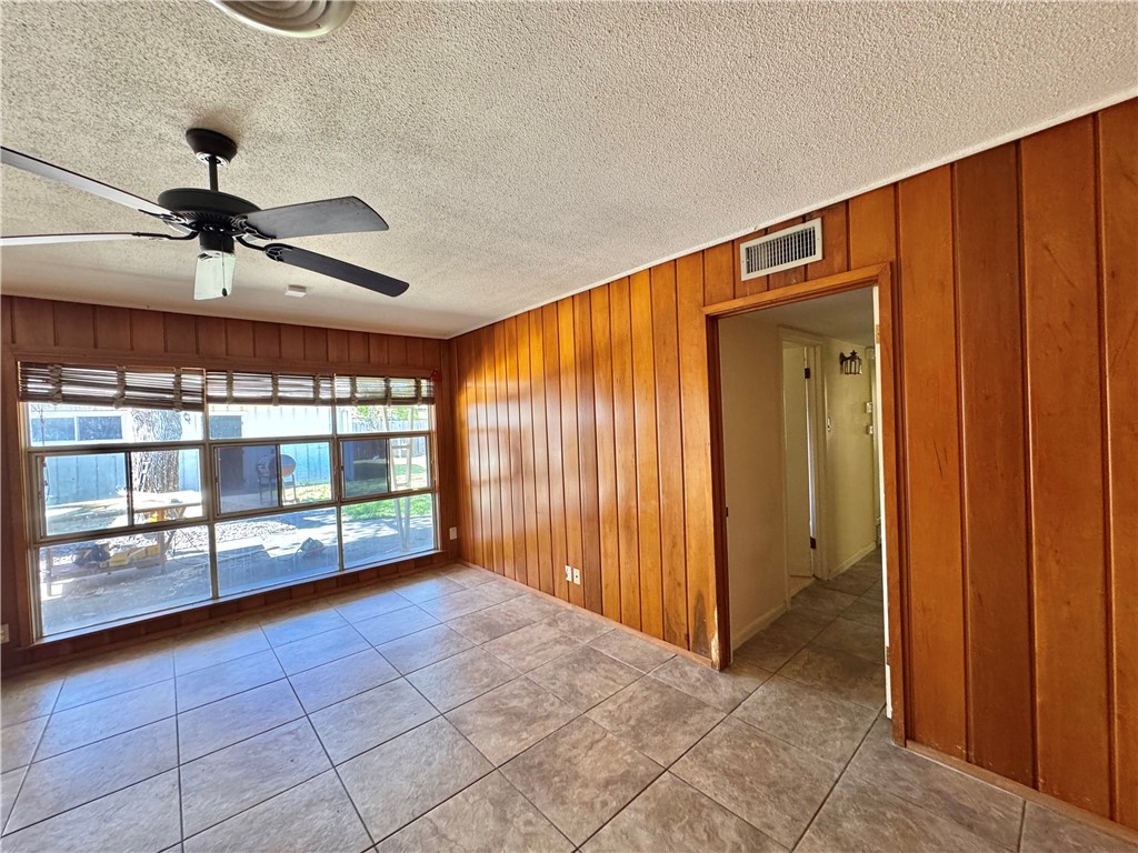 614 Dolphin Pl Property Photo 11