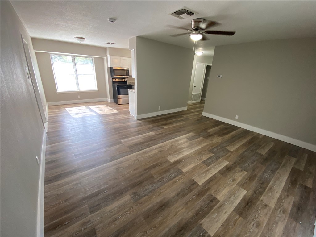 5421 Hitching Post Property Photo 3