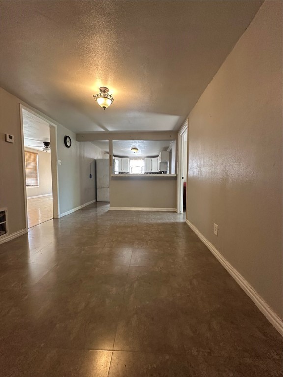 1206 W Powell St Property Photo 6