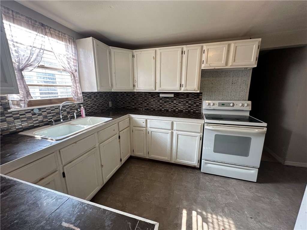 1206 W Powell St Property Photo 13