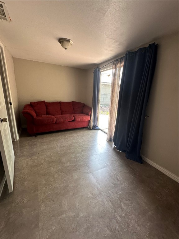 1206 W Powell St Property Photo 16