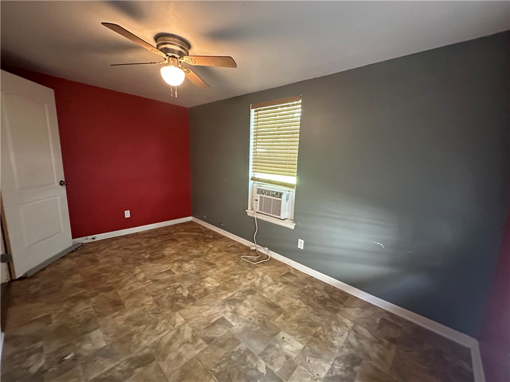 1206 W Powell St Property Photo 19