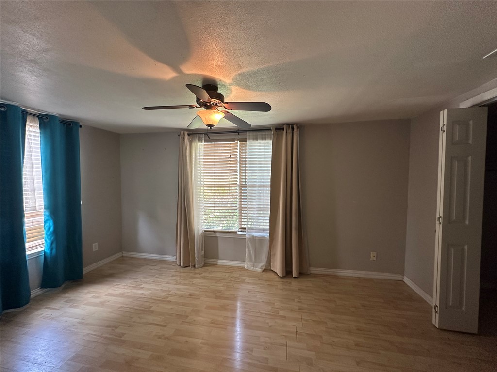 1206 W Powell St Property Photo 24