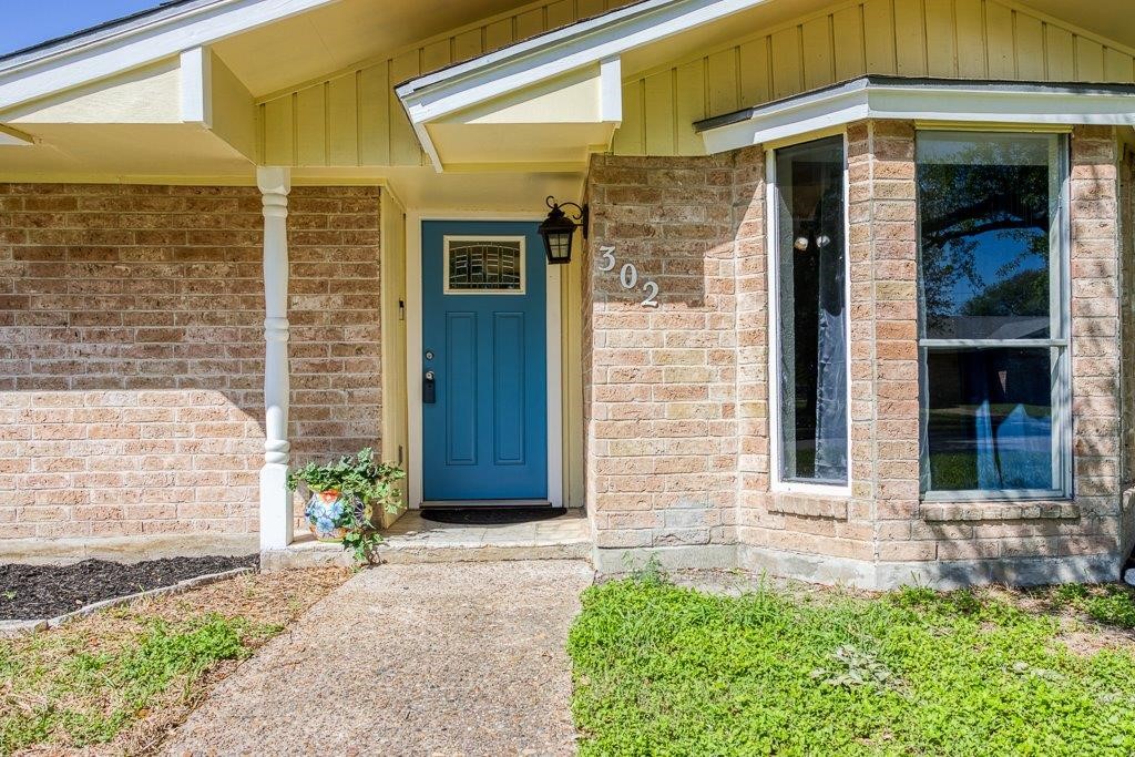 302 Poesta Dr Property Photo 4