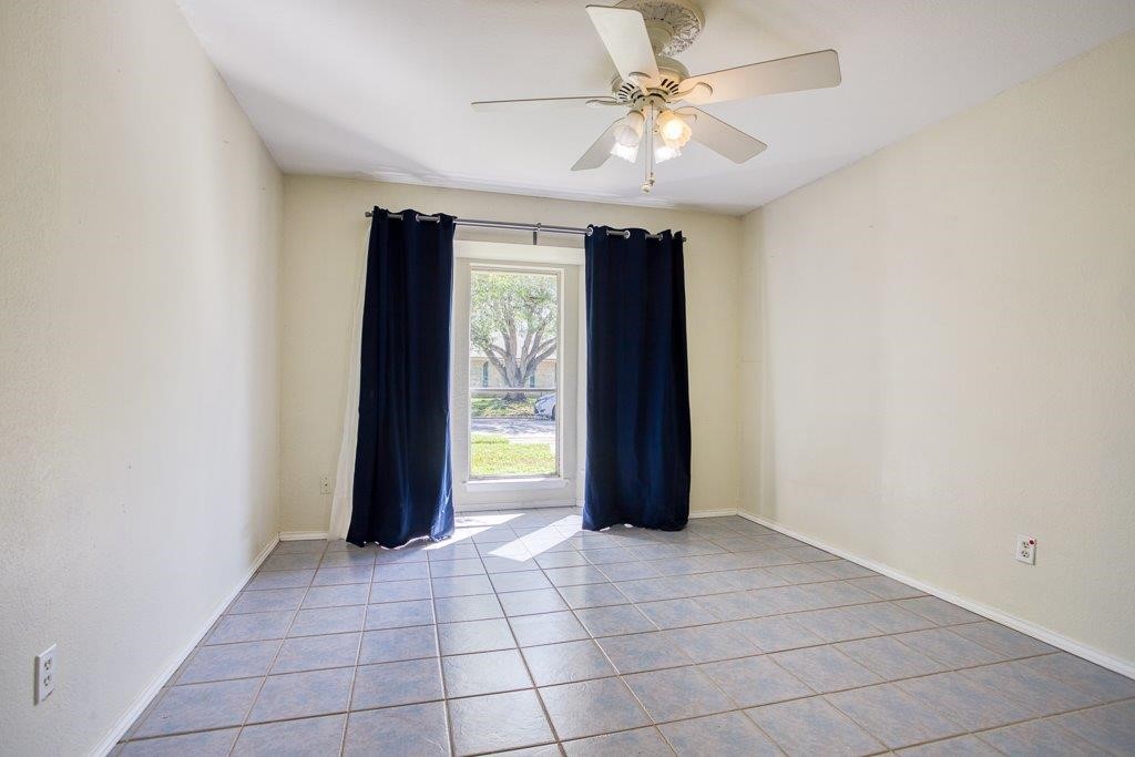 302 Poesta Dr Property Photo 37