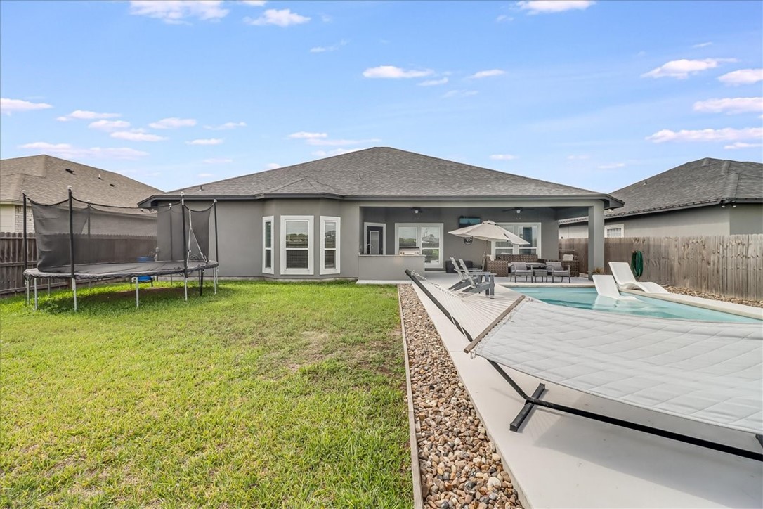 9426 Spanish Oak Dr Property Photo 37