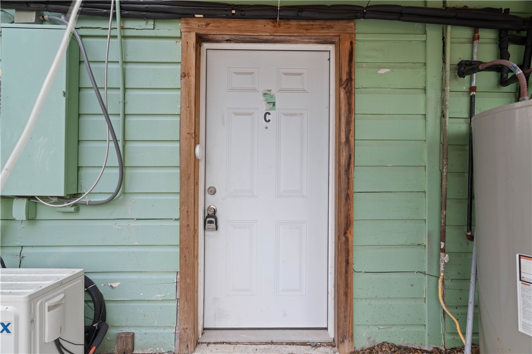 1616 Marshall St C Property Photo 4