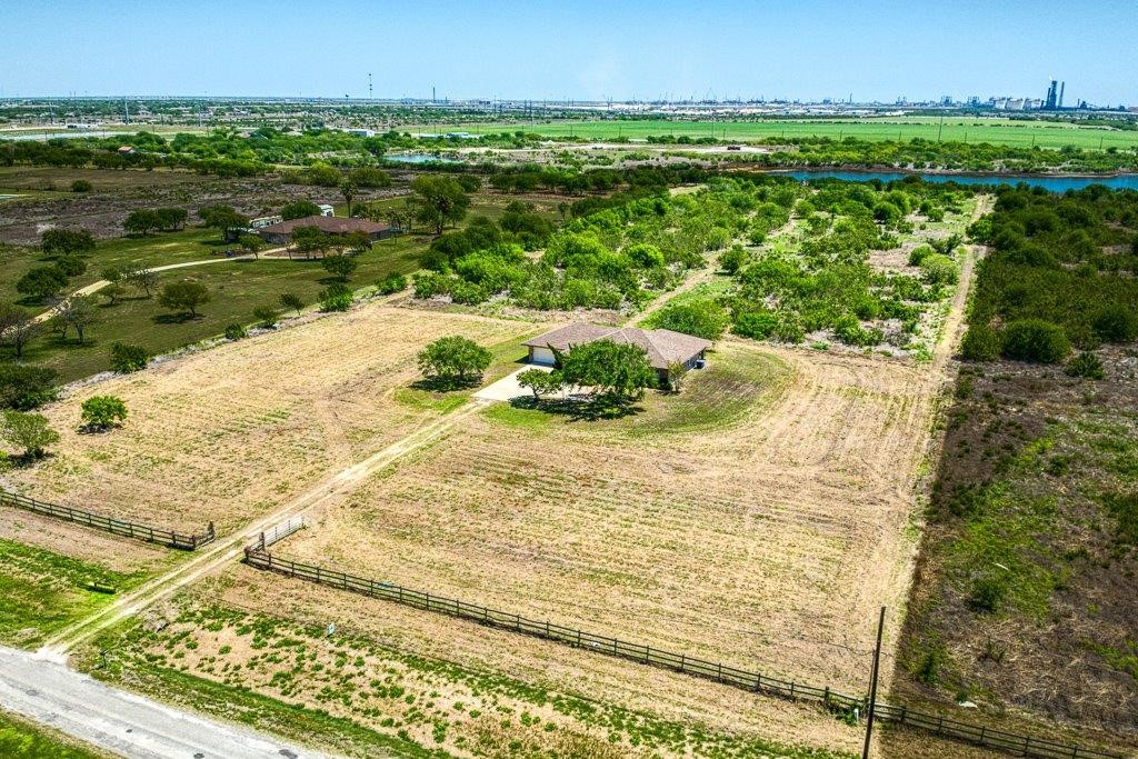 4278 Kestrel Property Photo 35