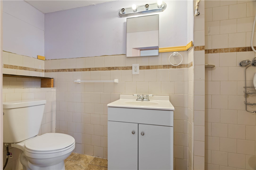 1616 Marshall St 1 Property Photo 6