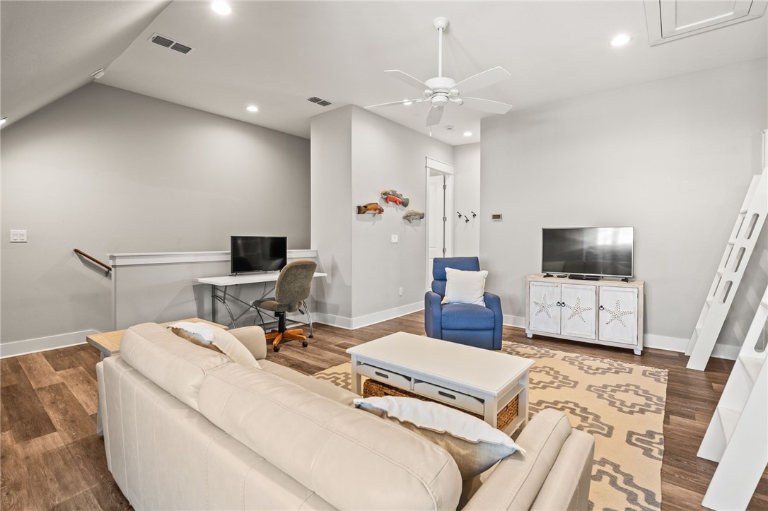 120 Wild Indigo Property Photo 21
