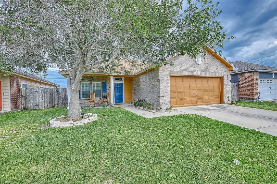 3013 Las Brisas St Property Photo 2